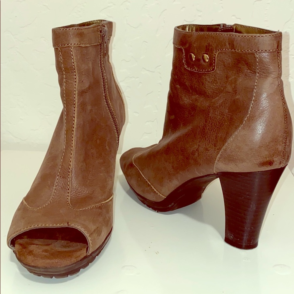 {Aerosoles} Booties